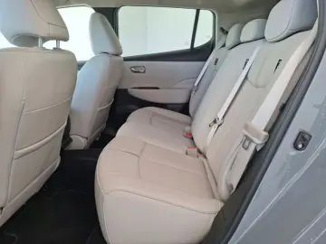 NISSAN LEAF Baterie 62kW   Motor 215CP Tekna