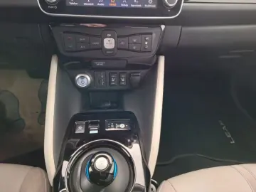 NISSAN LEAF Baterie 62kW   Motor 215CP Tekna