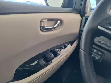 NISSAN LEAF Baterie 62kW   Motor 215CP Tekna