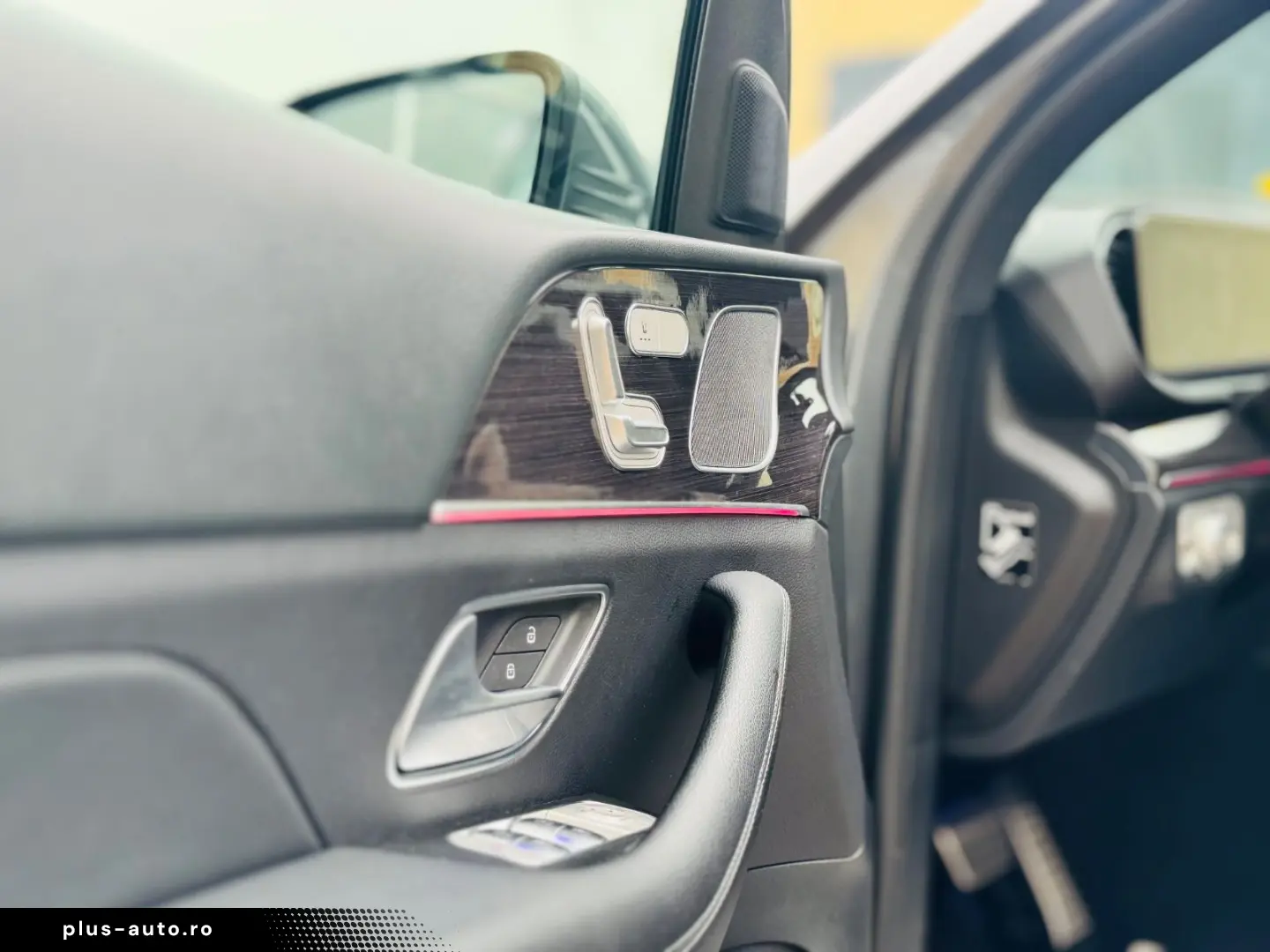 GLE 350 d 4Matic AHK Pano AMG Line Interieur