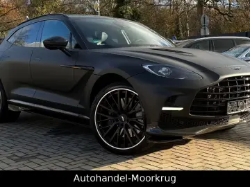 DBX707 4.0 V8  Vollausstattung Carbon-Paket