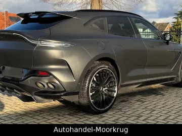 DBX707 4.0 V8  Vollausstattung Carbon-Paket