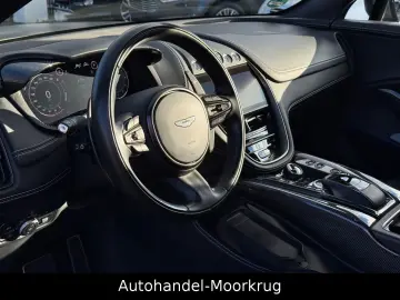 DBX707 4.0 V8  Vollausstattung Carbon-Paket