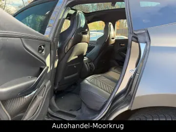 DBX707 4.0 V8  Vollausstattung Carbon-Paket