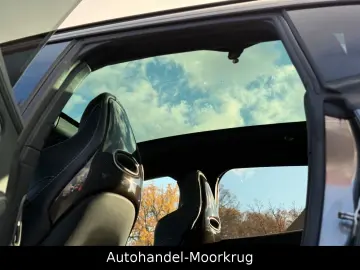 DBX707 4.0 V8  Vollausstattung Carbon-Paket