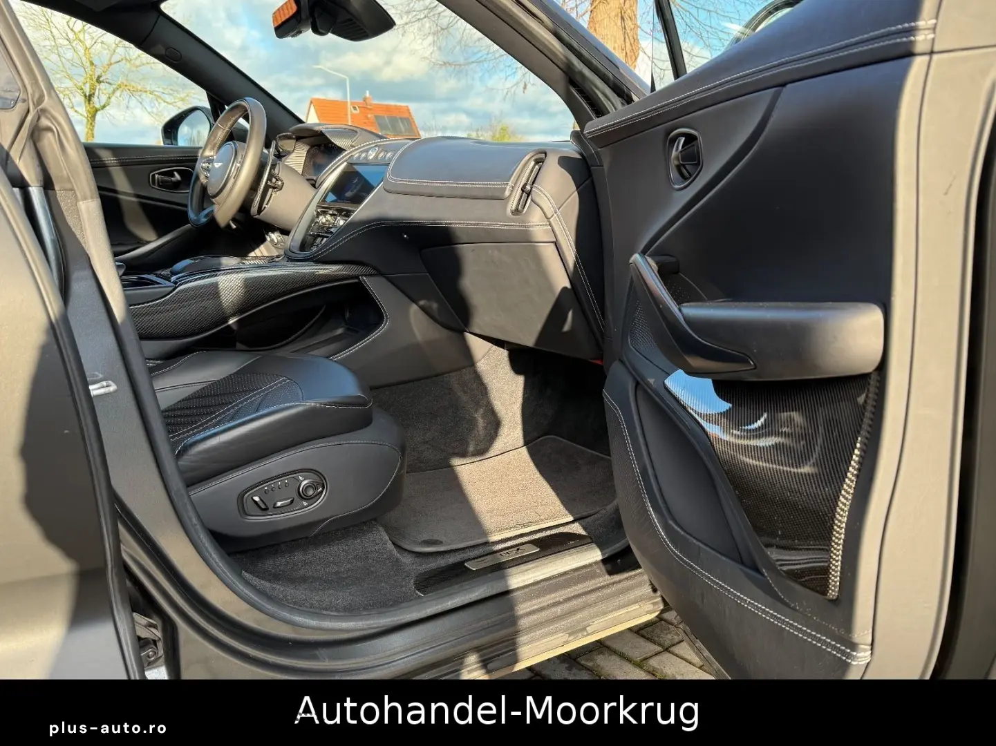 DBX707 4.0 V8  Vollausstattung Carbon-Paket