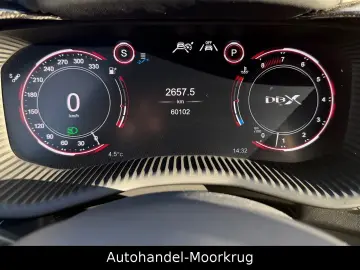 DBX707 4.0 V8  Vollausstattung Carbon-Paket