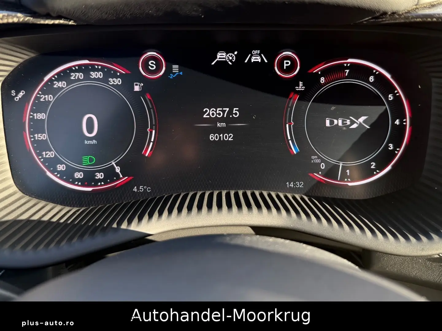 DBX707 4.0 V8  Vollausstattung Carbon-Paket