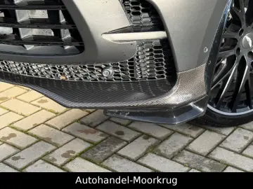 DBX707 4.0 V8  Vollausstattung Carbon-Paket