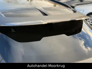 DBX707 4.0 V8  Vollausstattung Carbon-Paket