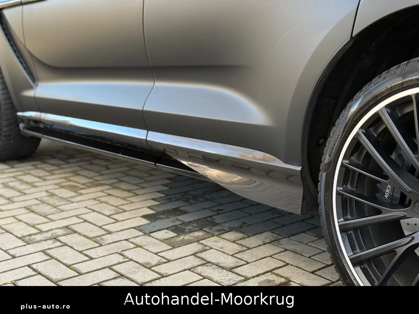 DBX707 4.0 V8  Vollausstattung Carbon-Paket