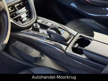 DBX707 4.0 V8  Vollausstattung Carbon-Paket