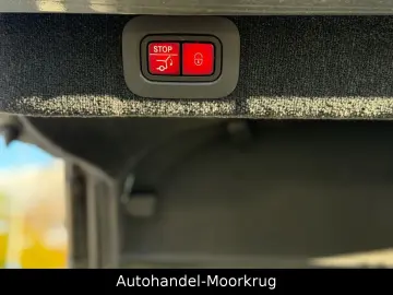 DBX707 4.0 V8  Vollausstattung Carbon-Paket