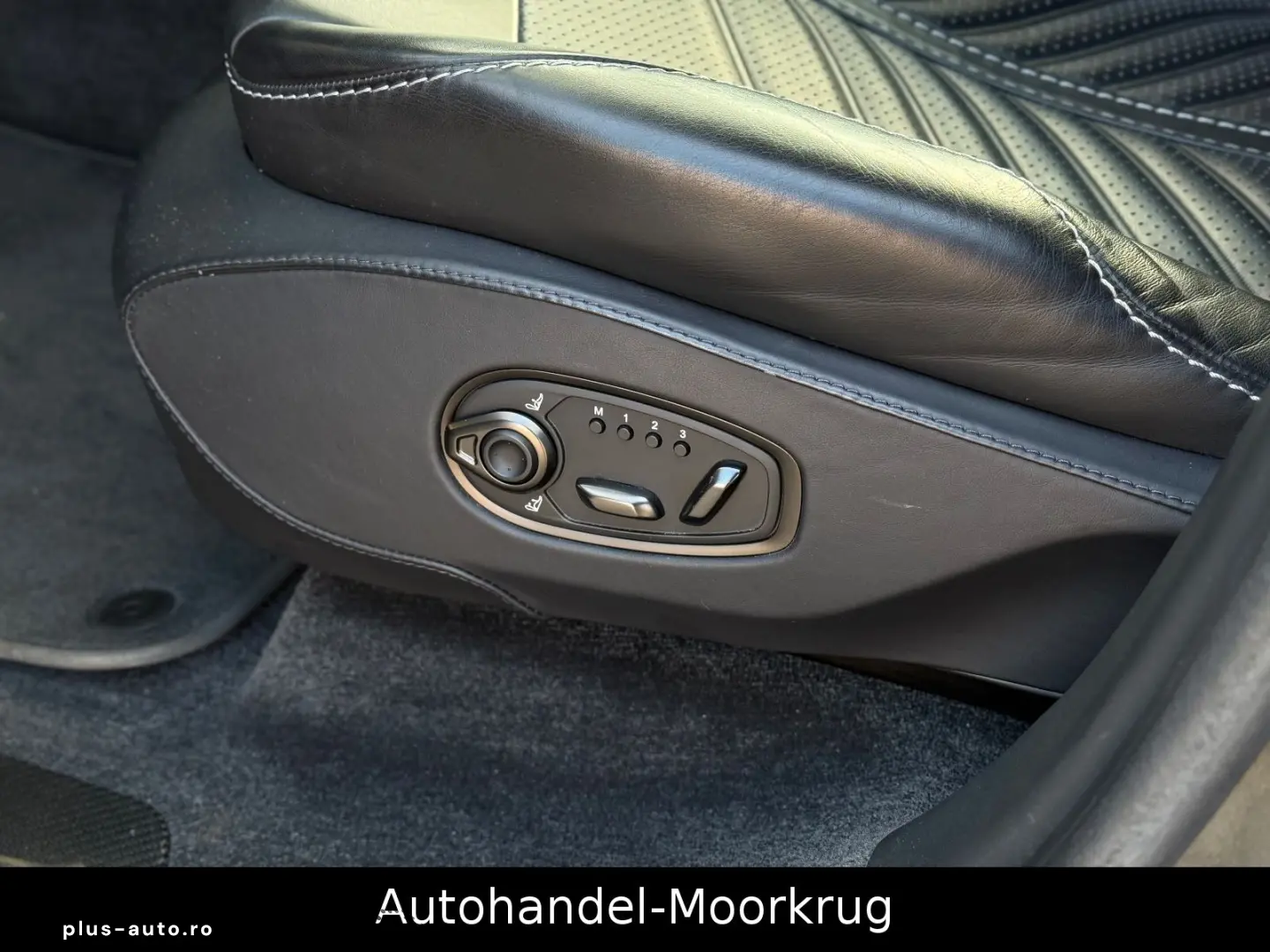 DBX707 4.0 V8  Vollausstattung Carbon-Paket