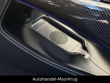 DBX707 4.0 V8  Vollausstattung Carbon-Paket