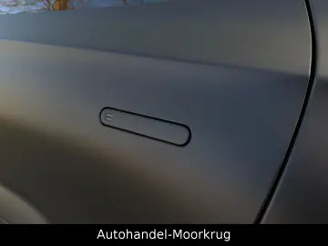 DBX707 4.0 V8  Vollausstattung Carbon-Paket