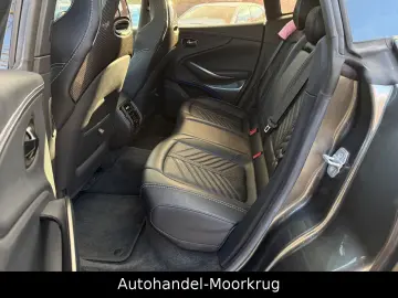 DBX707 4.0 V8  Vollausstattung Carbon-Paket