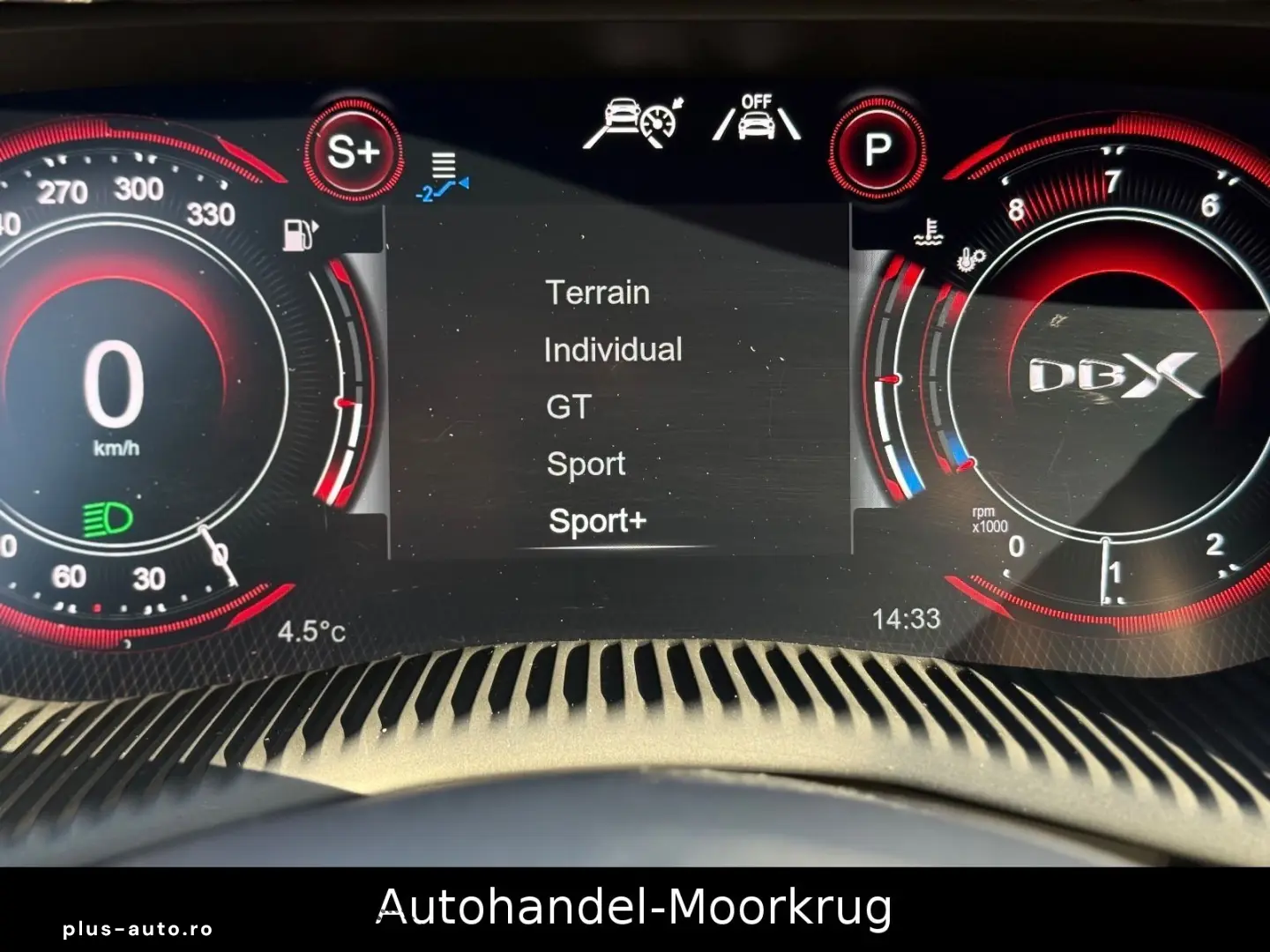 DBX707 4.0 V8  Vollausstattung Carbon-Paket