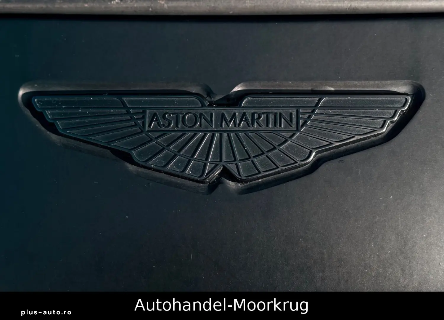 DBX707 4.0 V8  Vollausstattung Carbon-Paket