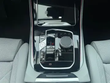 X5 xDrive40i M Sport StHz Pano AHK Iconic SoftCl