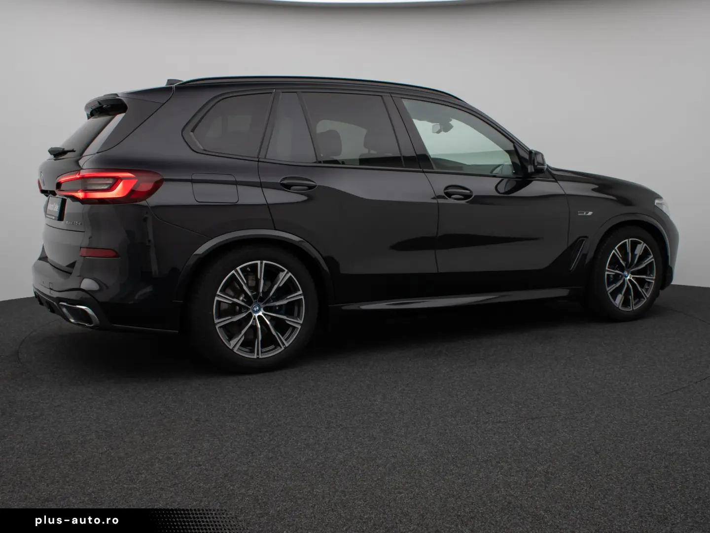 X5 xD45e M Sport Panorama Laser 360 HUD DAB B&W