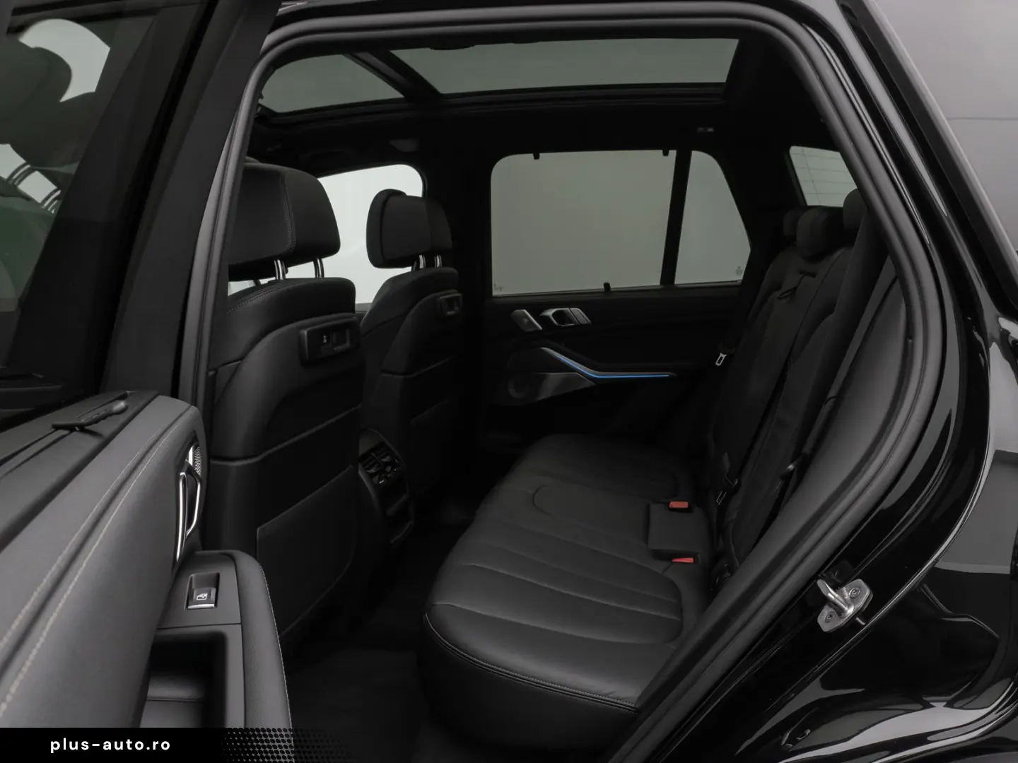 X5 xD45e M Sport Panorama Laser 360 HUD DAB B&W