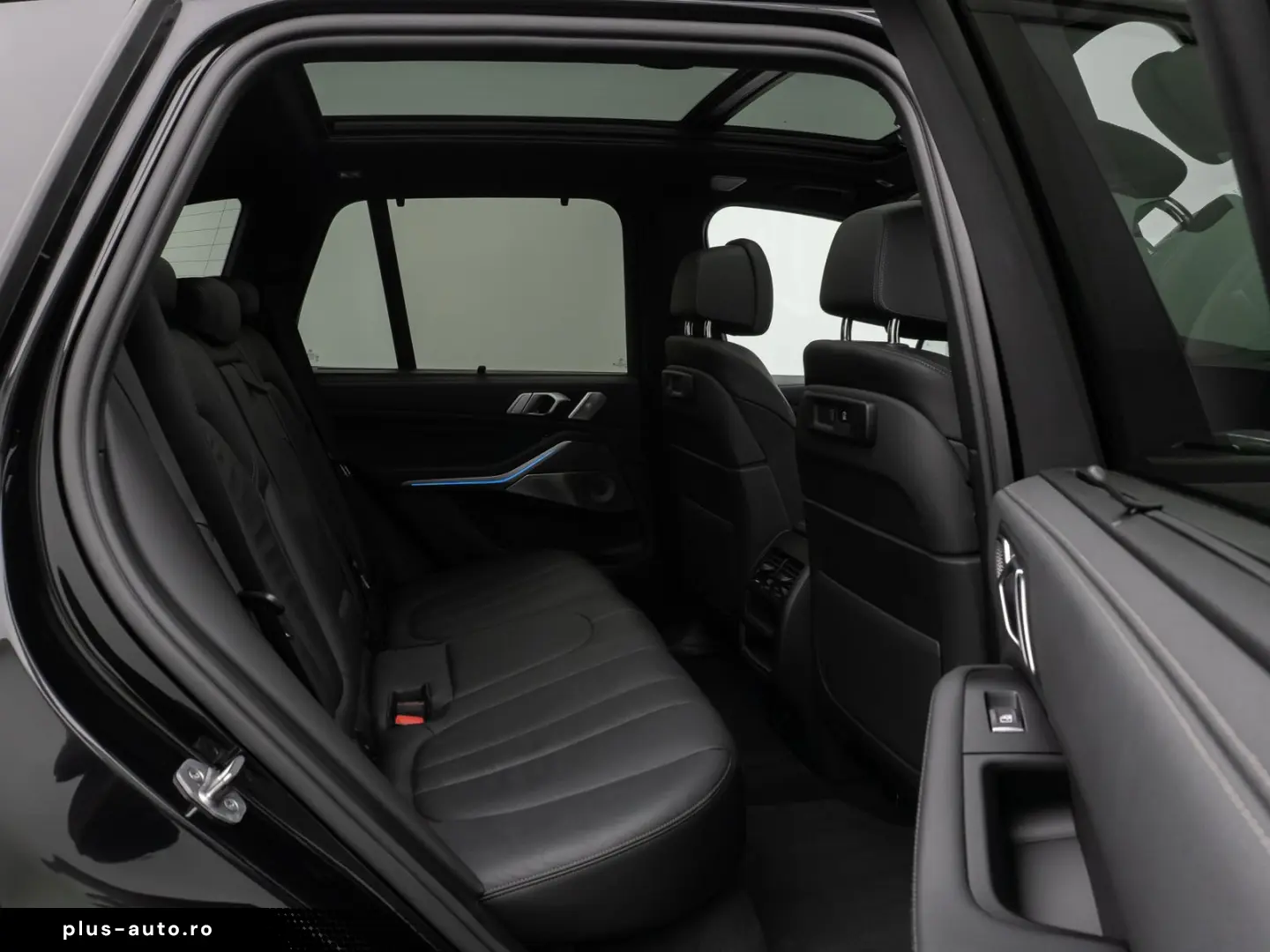 X5 xD45e M Sport Panorama Laser 360 HUD DAB B&W