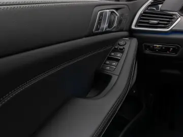 X5 xD45e M Sport Panorama Laser 360 HUD DAB B&W