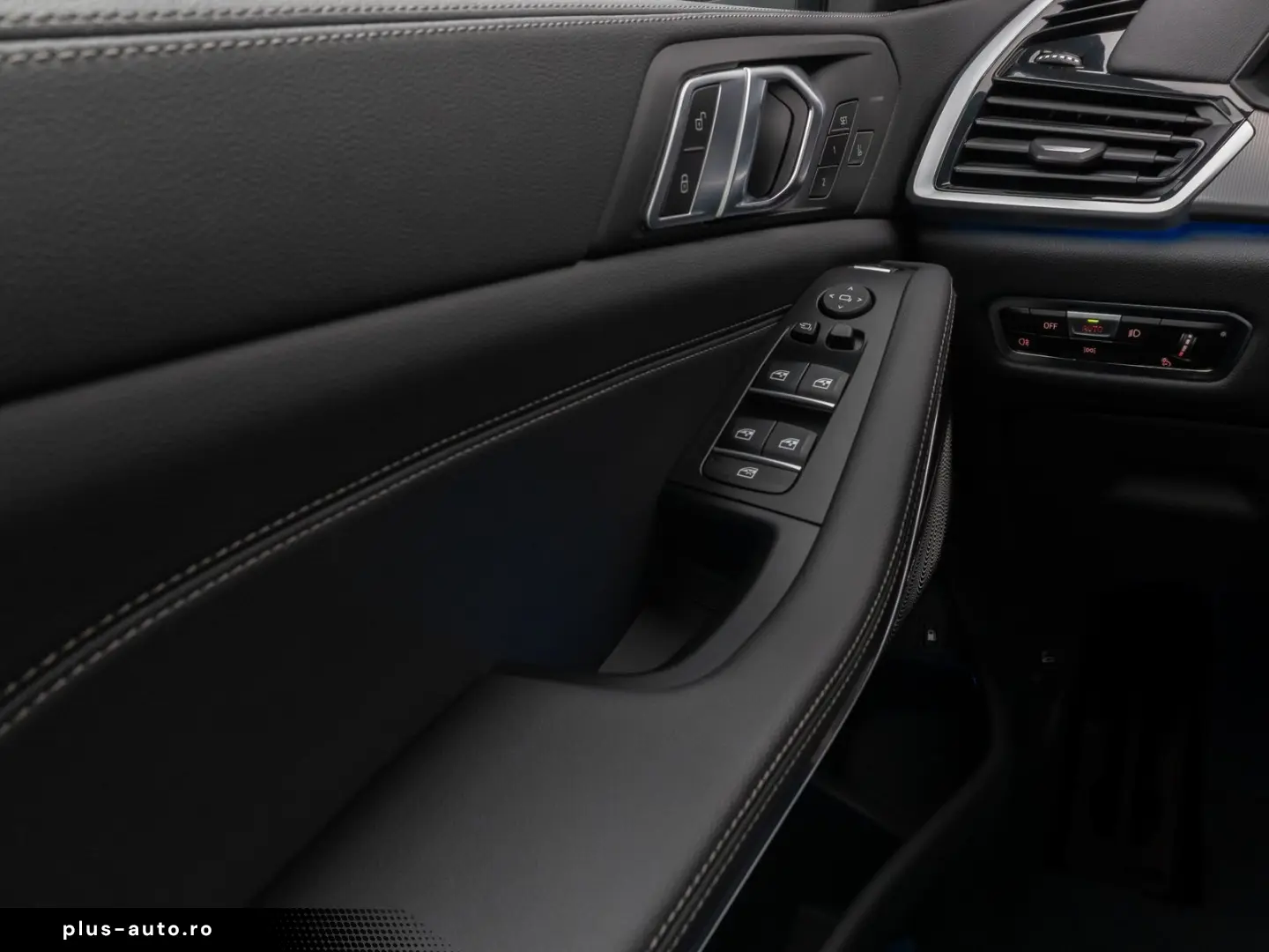 X5 xD45e M Sport Panorama Laser 360 HUD DAB B&W