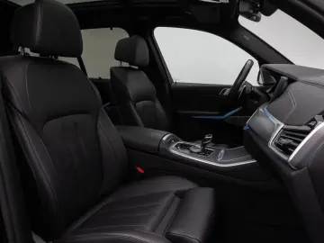 X5 xD45e M Sport Panorama Laser 360 HUD DAB B&W