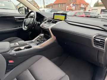 NX 300 h E-Four Business LED Kam Navi Keyless