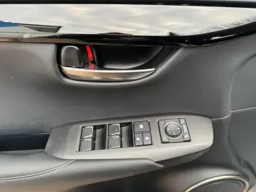 NX 300 h E-Four Business LED Kam Navi Keyless