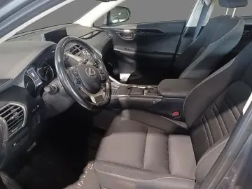 NX 300 2.5 HEV E-CVT Kamera ACC KeyLess LED