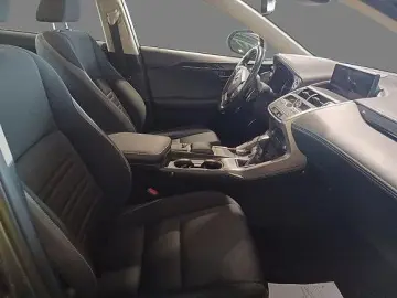 NX 300 2.5 HEV E-CVT Kamera ACC KeyLess LED