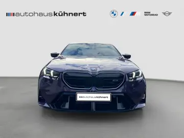 M5 Limousine Individual Daytonaviolett    Driver