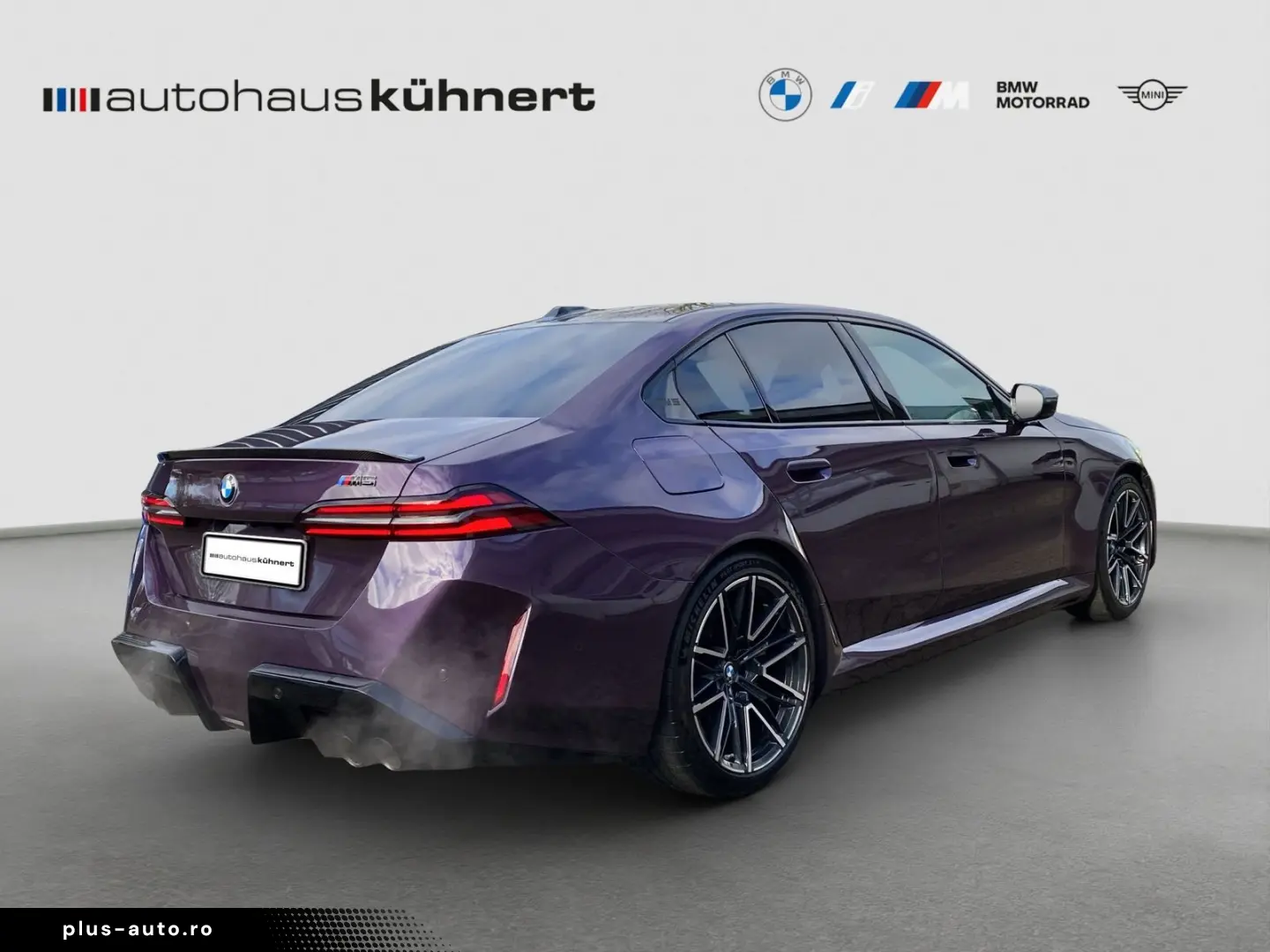 M5 Limousine Individual Daytonaviolett    Driver