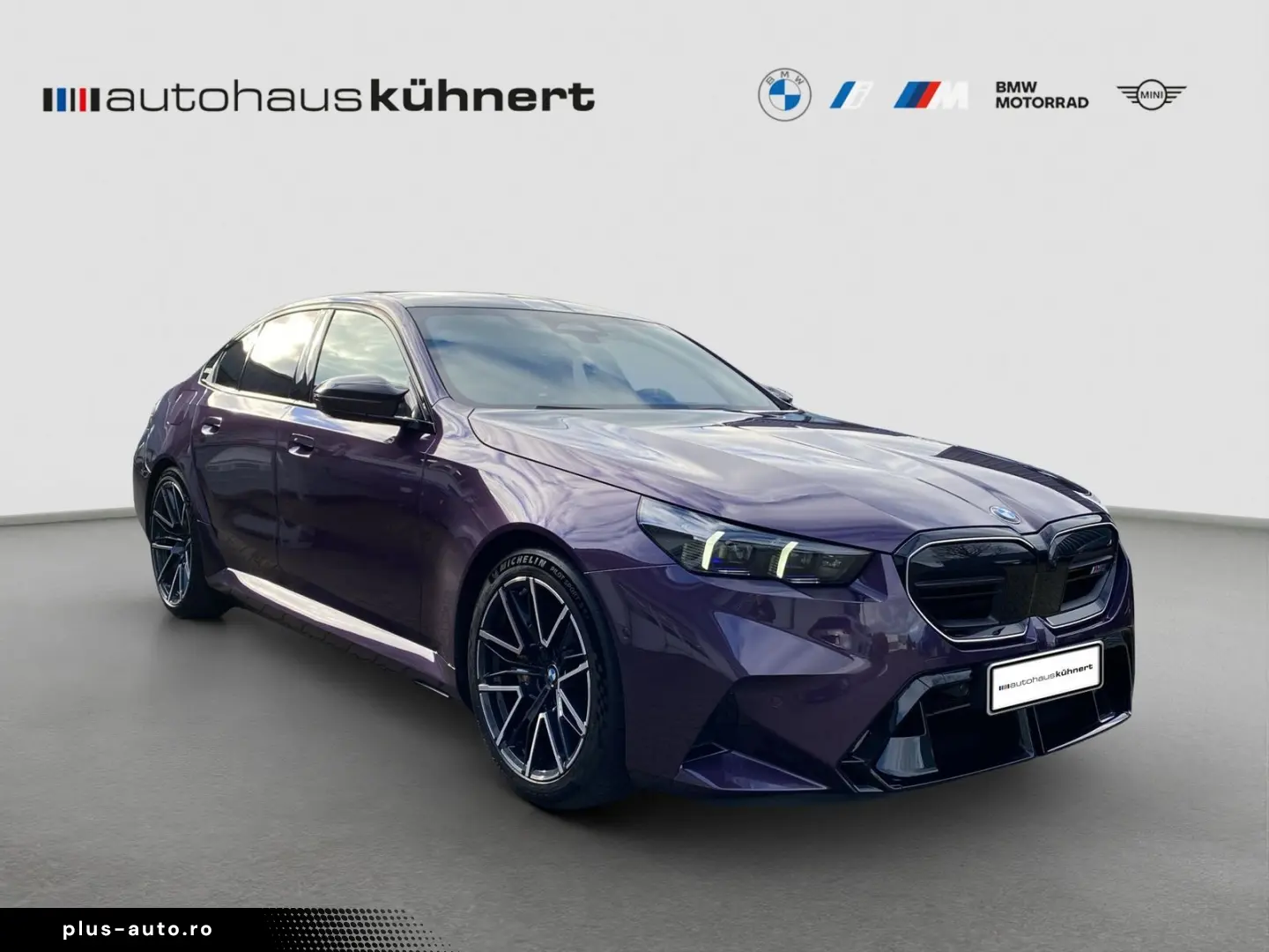 M5 Limousine Individual Daytonaviolett    Driver