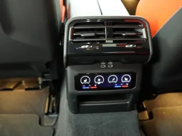 M5 G90  Carbon-Keramik AHK ACC B&W HiFi