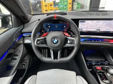 M5 Limousine DA Prof PA Prof Pano B&W HuD Lhz