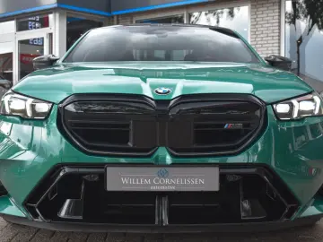 M5 Limousine
