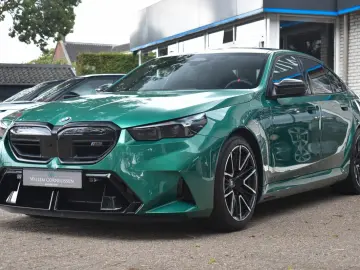 M5 Limousine
