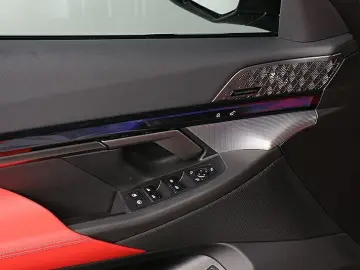 M5 AHK Panorama ACC B&W V-Max