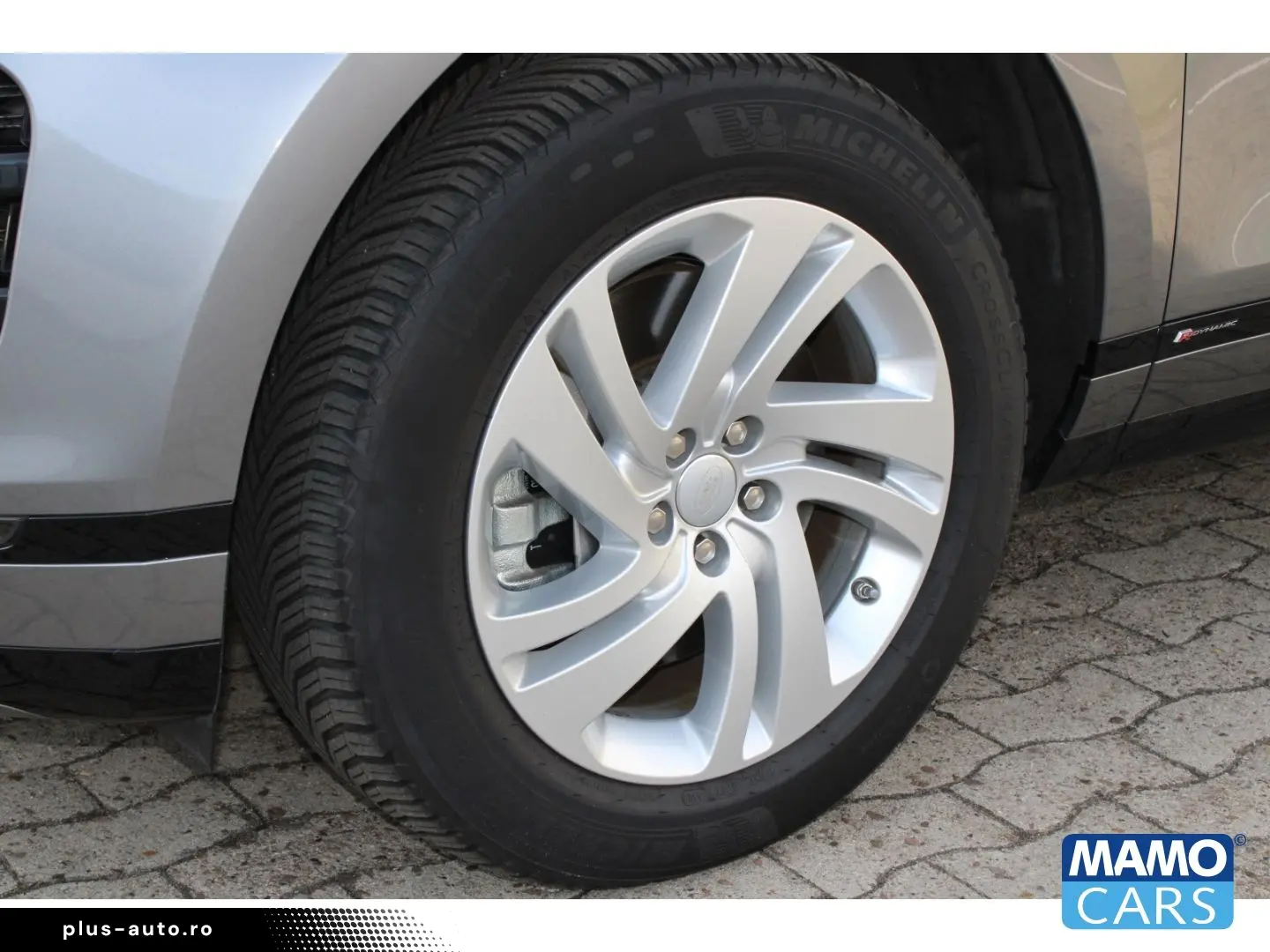 Range Rover Evoque R-Dynamic P300e Hybrid AHK CA