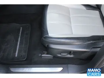 Range Rover Evoque R-Dynamic P300e Hybrid AHK CA