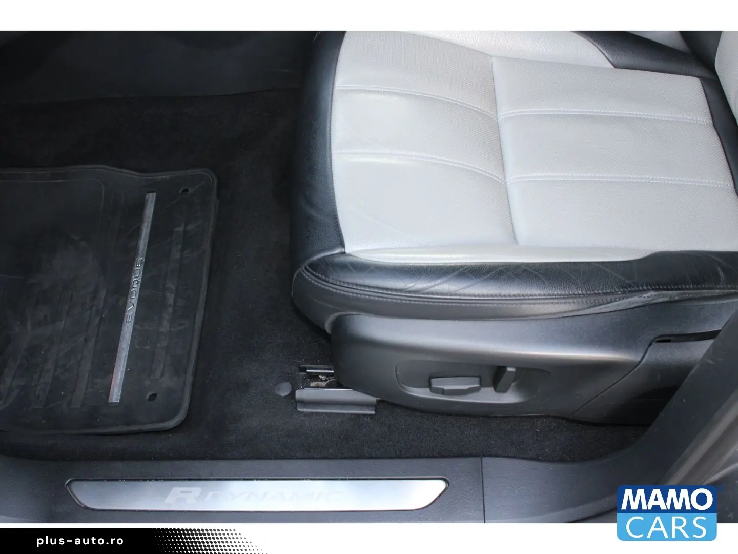 Range Rover Evoque R-Dynamic P300e Hybrid AHK CA