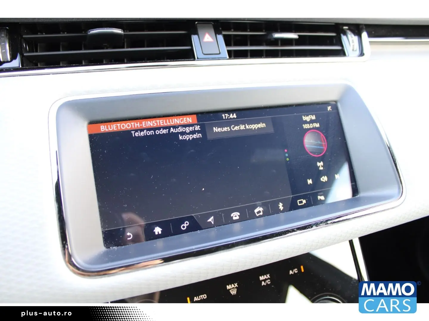 Range Rover Evoque R-Dynamic P300e Hybrid AHK CA