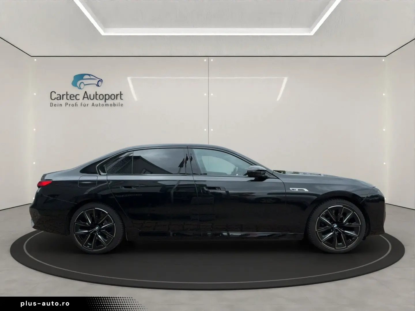 M760 e xDrive Pano B&W Executive Lounge mit TV