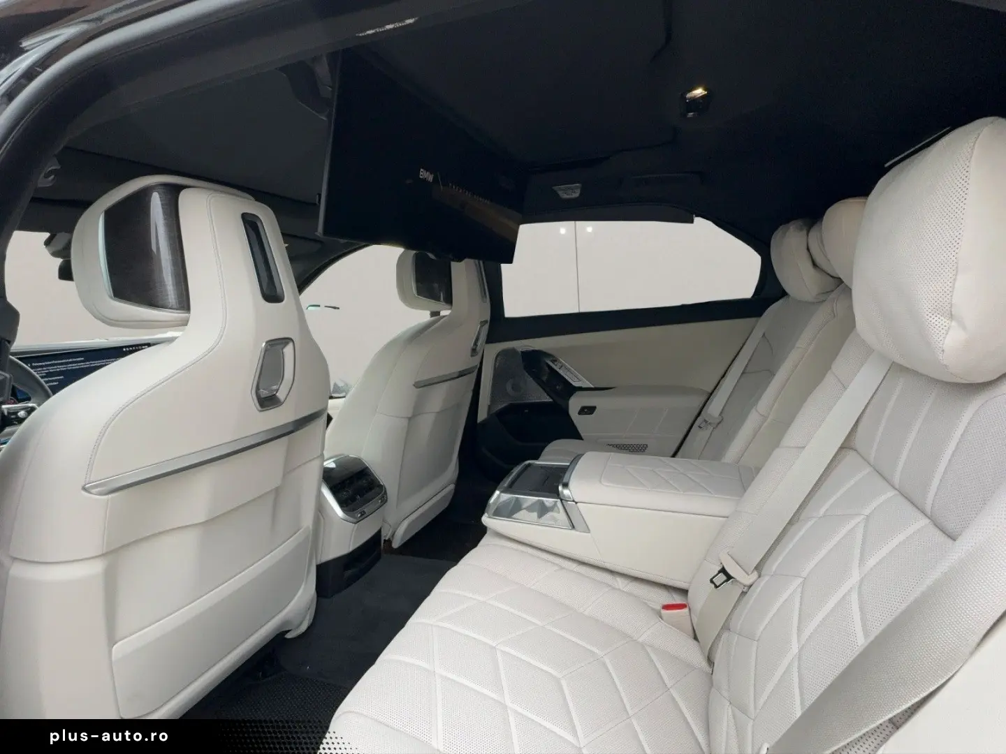 M760 e xDrive Pano B&W Executive Lounge mit TV