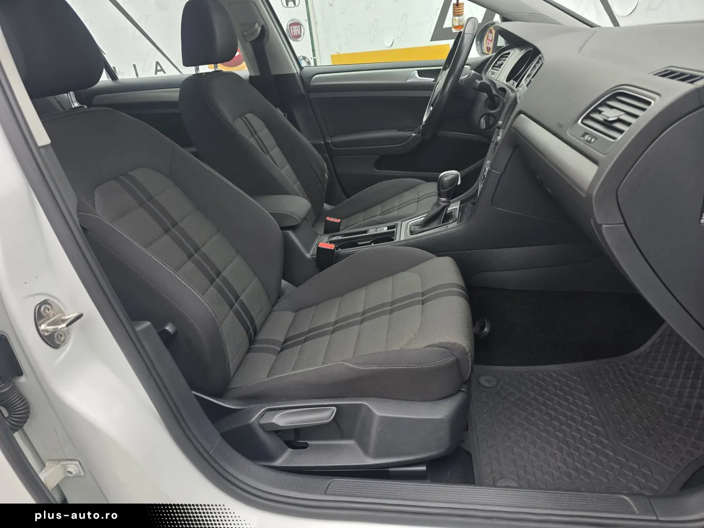 Volkswagen Golf 1.4 TGI  benzină   CNG  122 CP