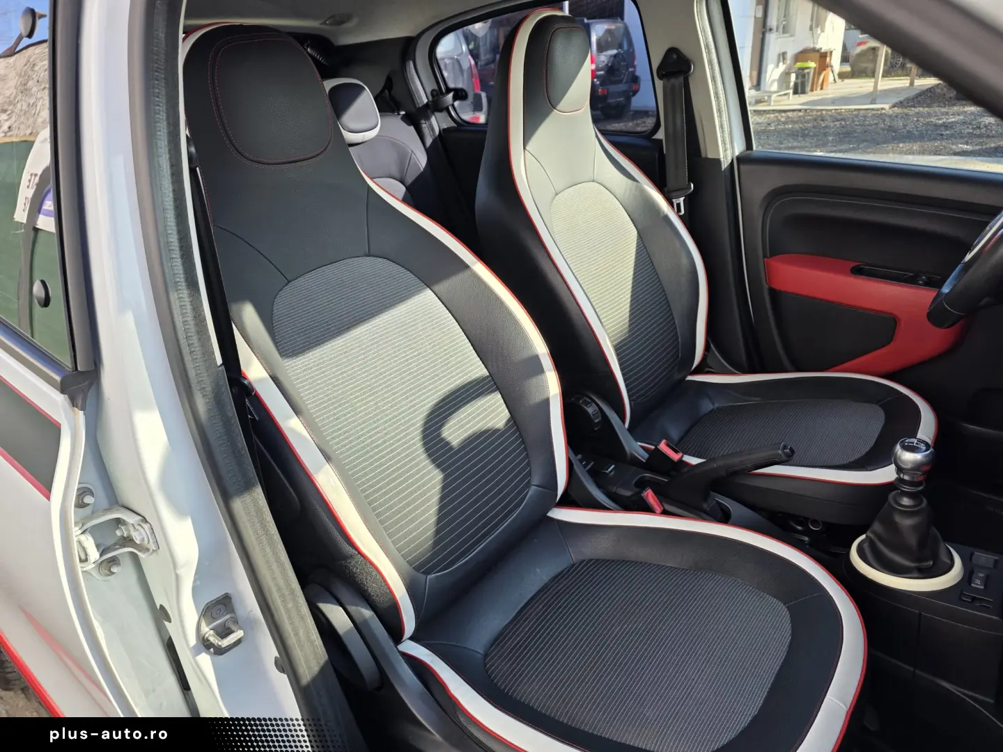 RENAULT TWINGO 2015 0.9 TCE 90 CP